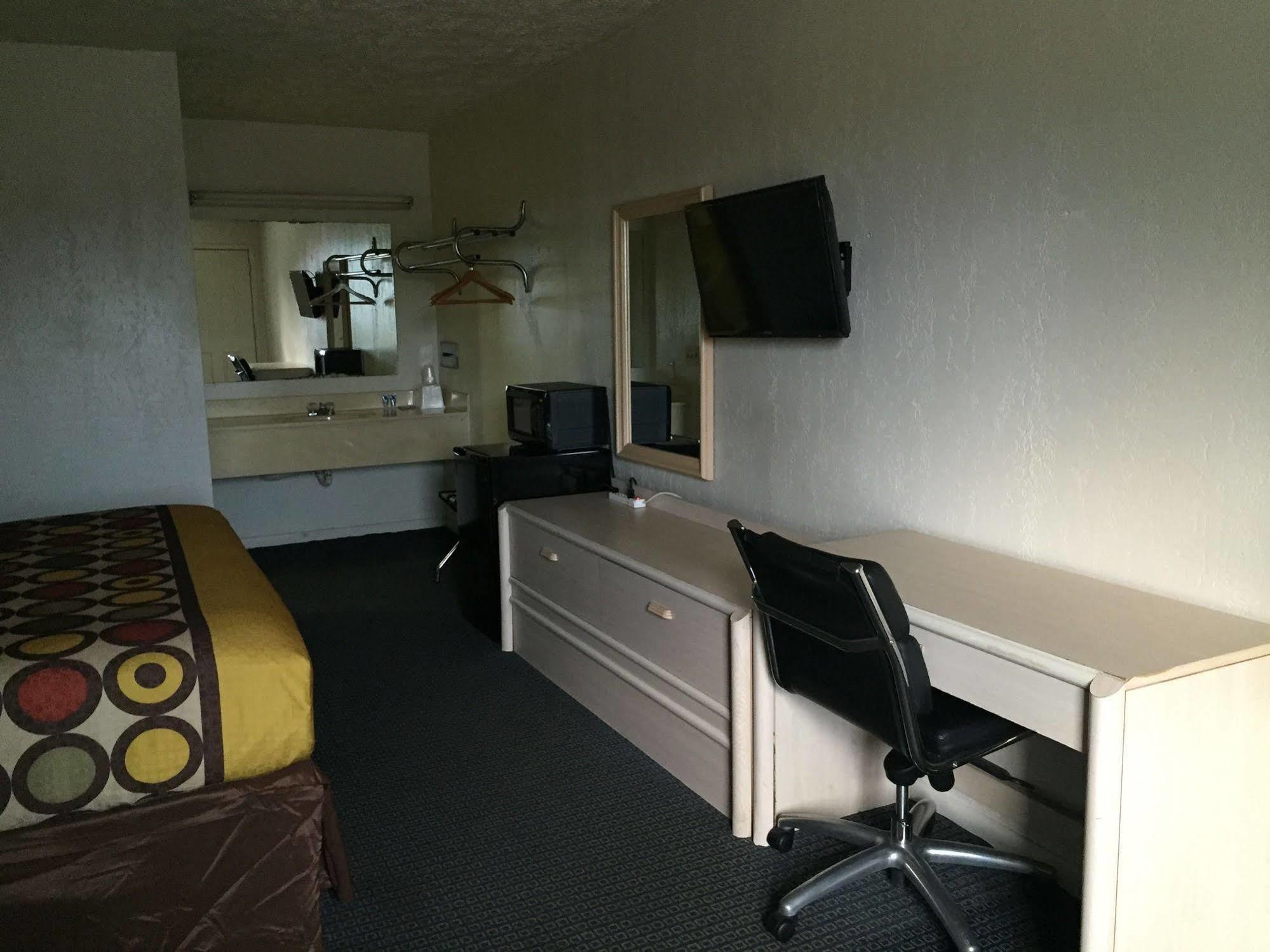 Travel Inn Eutaw Εξωτερικό φωτογραφία